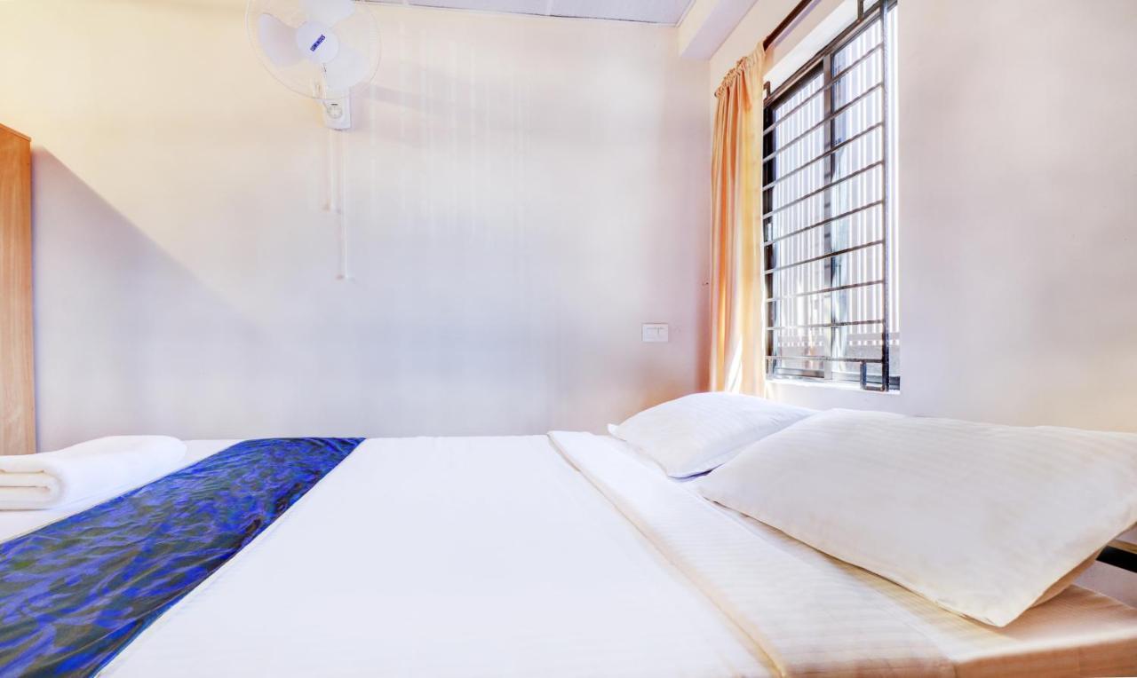 Tri-Star Presidency Cochin Hotel Kochi Exterior foto